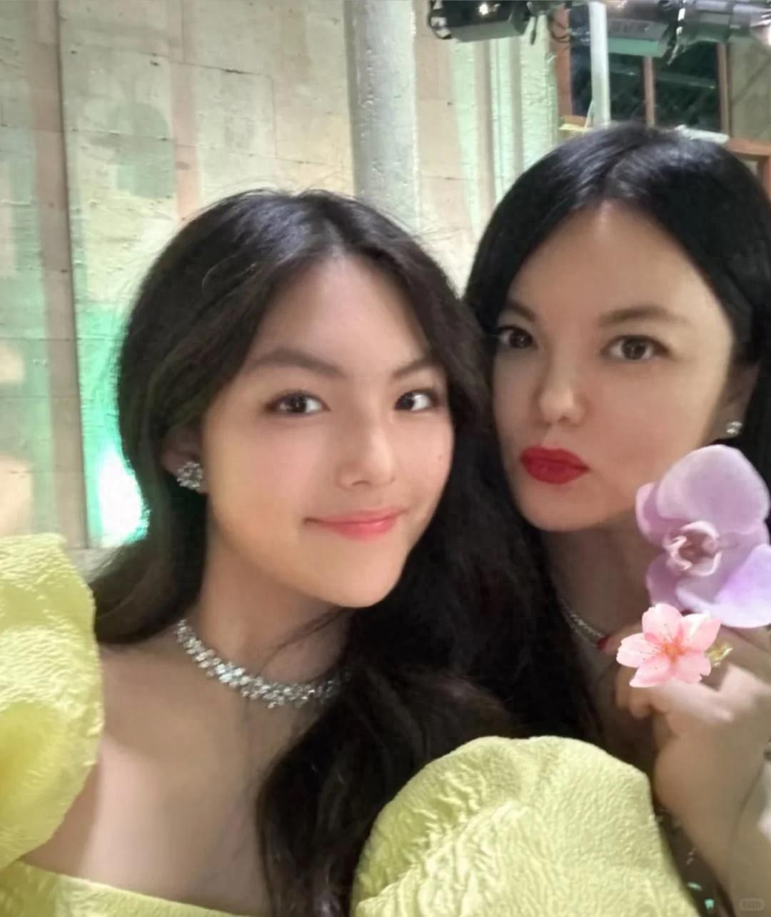 世界杯手机观看平台-这回真洗不白了! 高调炫富的李湘再传"噩耗",被扒的"底裤"不剩