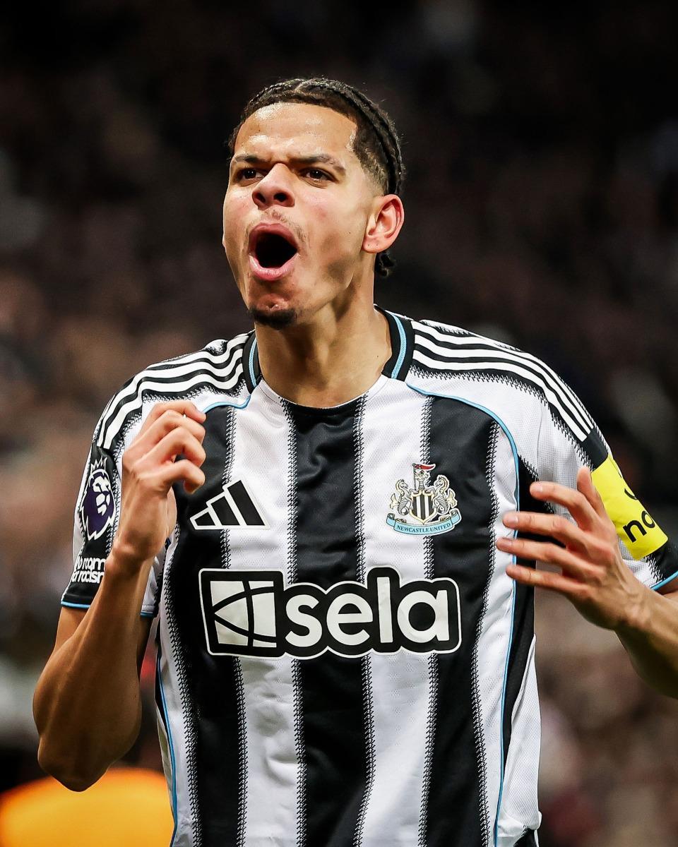 世界杯官方app下载中心-90分钟绝杀！曼联1-2遭10人纽卡逆转，卡里克首败，3-6名差3分