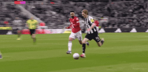 世界杯官方app下载中心-90分钟绝杀！曼联1-2遭10人纽卡逆转，卡里克首败，3-6名差3分