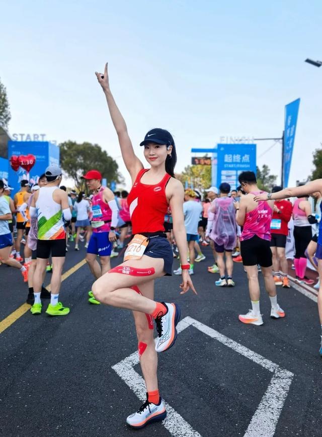 世界杯直播软件更新-五千跑者集结,2026苏州太湖数字半程马拉松开跑